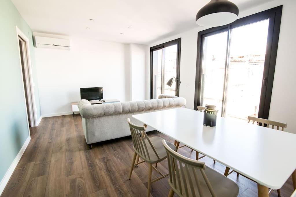 3-2 Apartamento De Diseno En El Centro De Reus Apartment Exterior photo